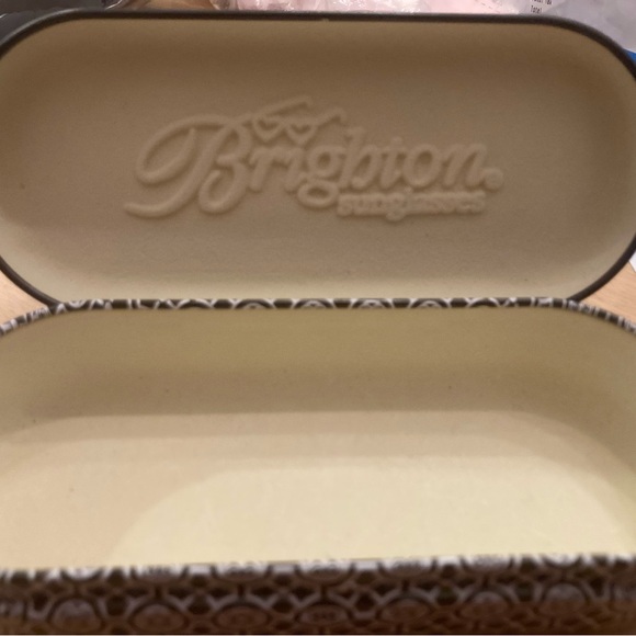 Brighton Metal Sunglasses Case - Black & White - EUC - Picture 4 of 13